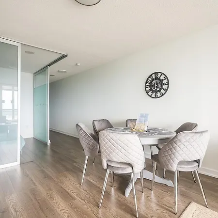 Globalstay Elegant Downtown Apartments Toronto Exterior photo